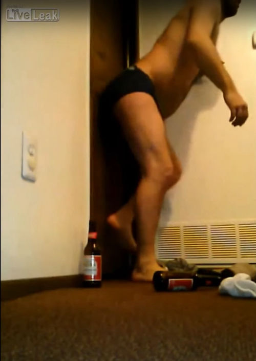 farting on roommate's door ha-ha ORIGINAL AUDIO FROM VID