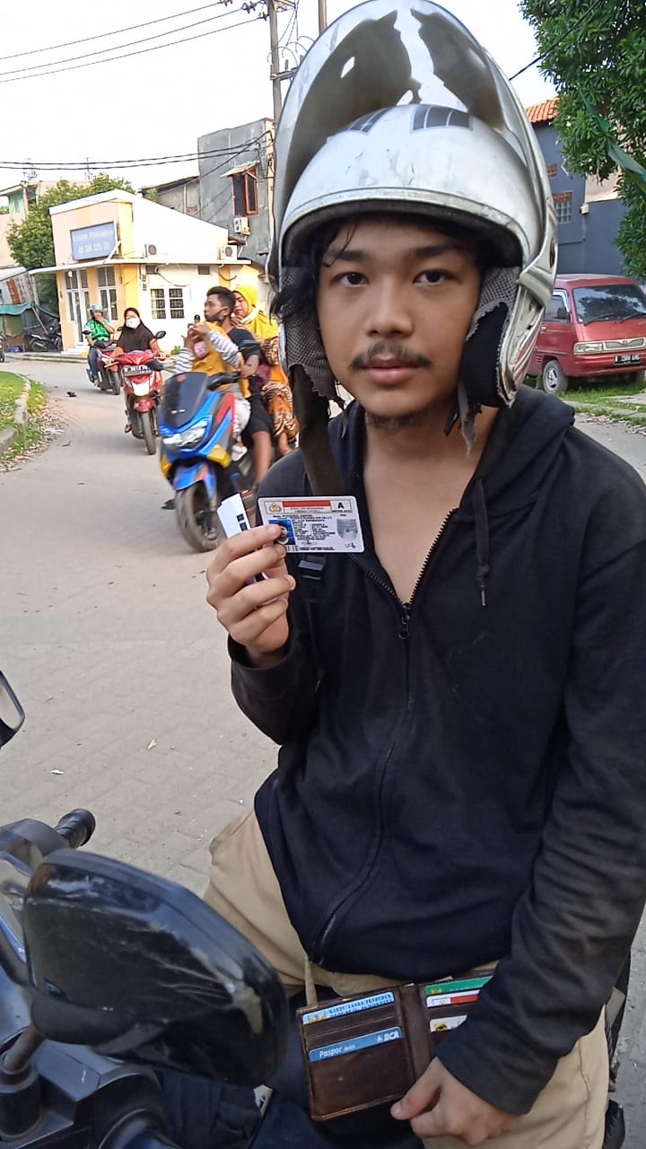 PAGI PAGI PAGI LUARBIASA