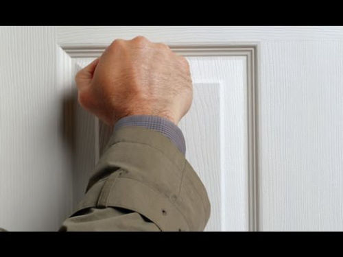 Realistic door knock