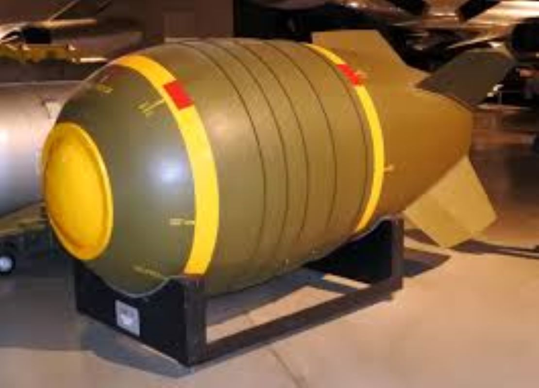 Thermonuclear explosive [with alarms & impact sounds]