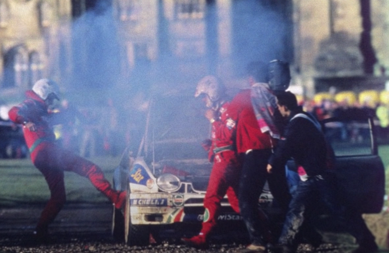 ¡Trata de arrancarlo Carlos! - Luis Moya and Carlos Sainz