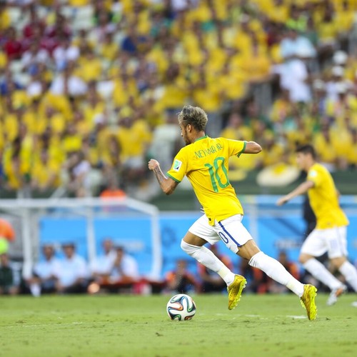 tu gosta de bater ne neymar