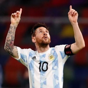 Legendary ARABIC commentary about Messi with English Subtitle T